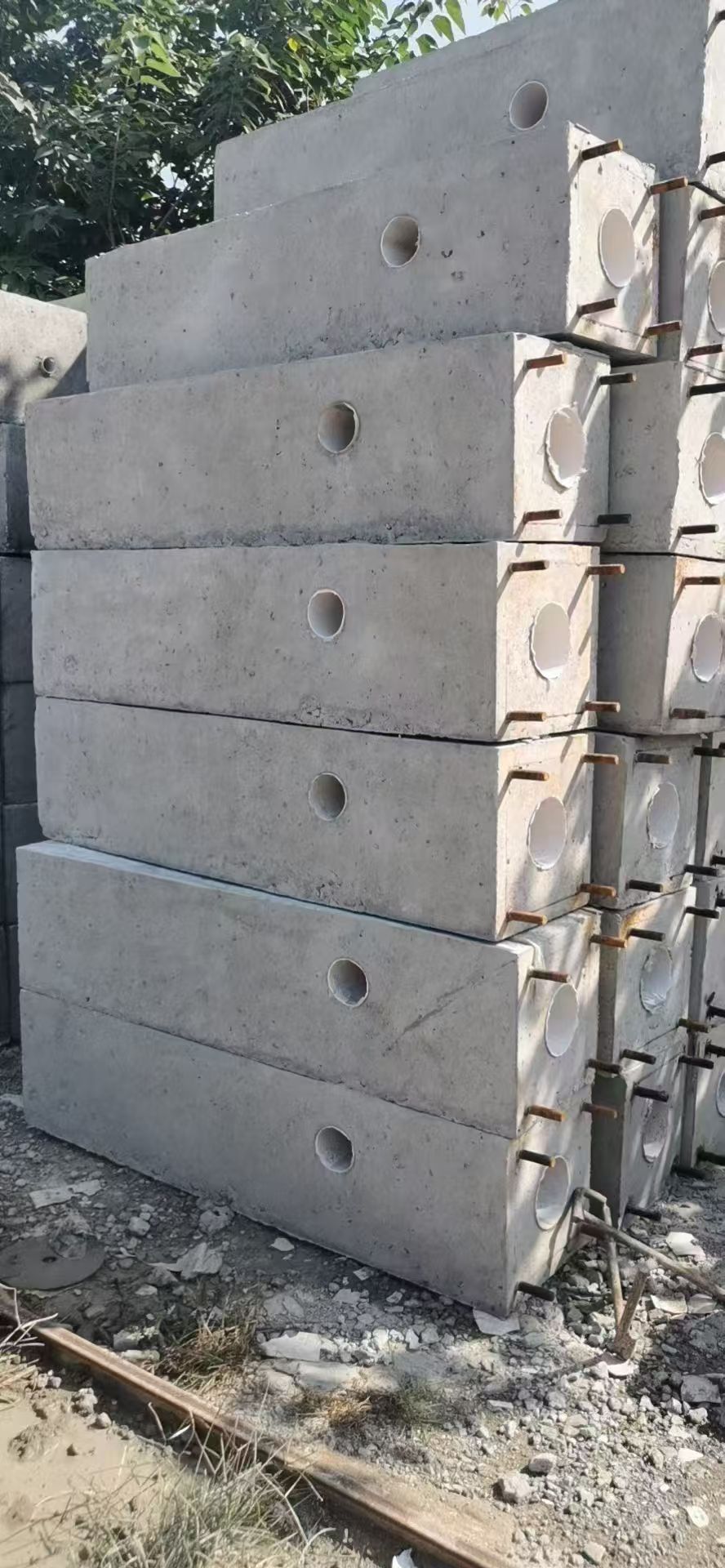 唐山光伏水泥墩